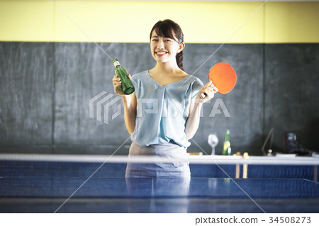 Table tennis bar woman 34508273