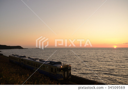 Go to the sunset coastline 34509569