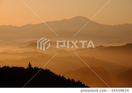 Dawn of Akino (Uda City, Nara Prefecture) Dawn of Akino (Uda City, Nara Prefecture) 34509634