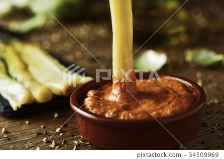 calcots, sweet onions typical of Catalonia, Spain calcots, sweet onions typical of Catalonia, Spain 34509969