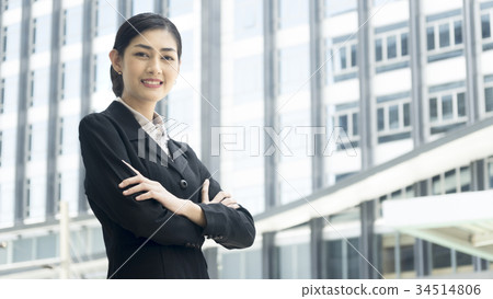 Asian business woman stands with confident posting 34514806