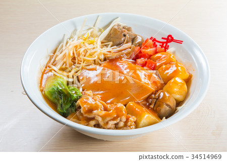 noodles in soup noodles in soup 34514969