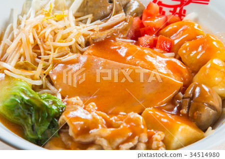 noodles in soup 34514980