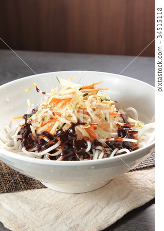 noodles in soup noodles in soup 34515118