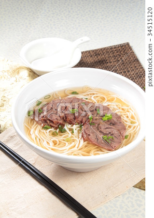 noodles in soup noodles in soup 34515120