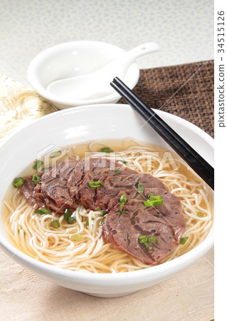 noodles in soup noodles in soup 34515126