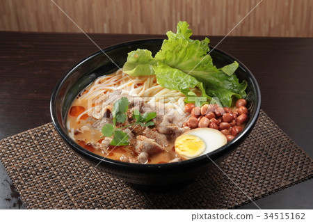noodles in soup noodles in soup 34515162