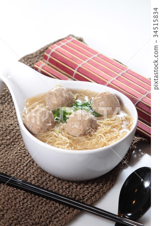 noodles in soup noodles in soup 34515834