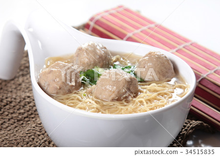noodles in soup noodles in soup 34515835