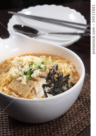 noodles in soup noodles in soup 34515881