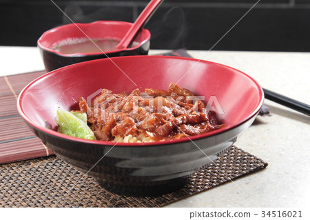 noodles in soup noodles in soup 34516021