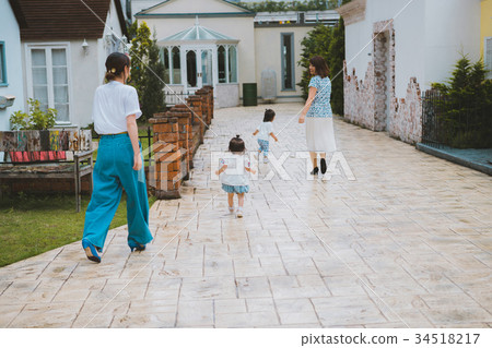 mother and child, a walk, walk 34518217