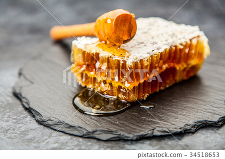 Honeycomb on white 34518653