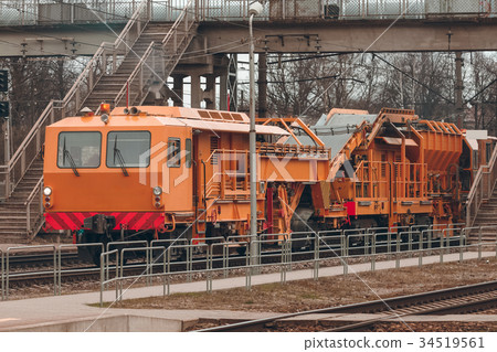 Industry repair train 34519561