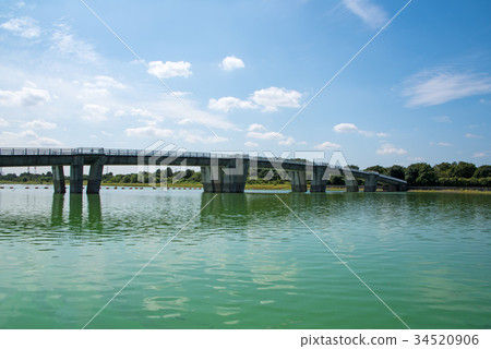 Aya湖癒合的斑點水湖 34520906