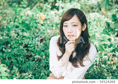 Female beauty image 34524269