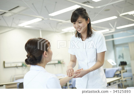 Women's College 34525893