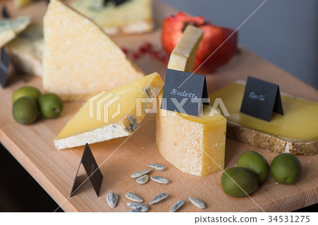 Raclette cheese cheese platter 34531275