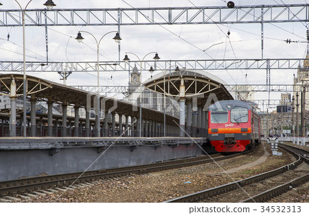 Train on Kiyevskaya railway station.Moscow, Russia 34532313