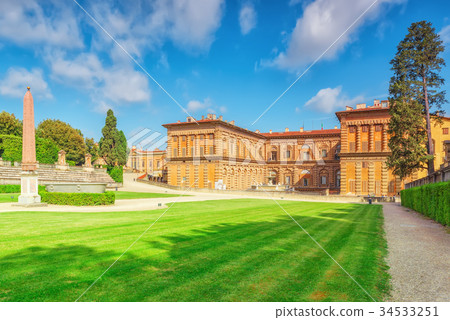 Boboli Gardens (Giardino di Boboli) in Florence. Boboli Gardens (Giardino di Boboli) in Florence. 34533251