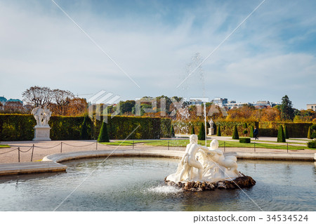 Fountain in the garden in Belvedere Palace, Vienna Fountain in the garden in Belvedere Palace, Vienna 34534524