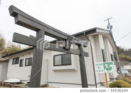 位於島嶼高地的野島島的熊野神社鳥居 34536204