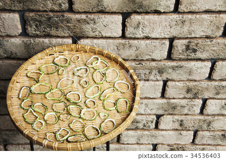 Sun-dried bitter gourd Sun-dried bitter gourd 34536403