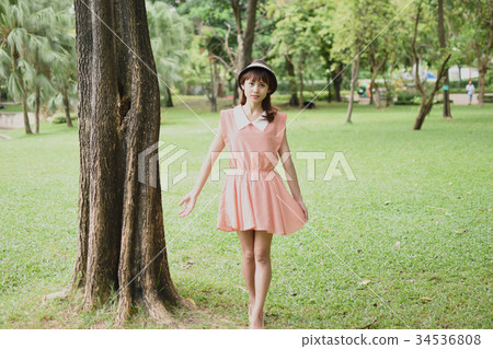 Young women park 34536808