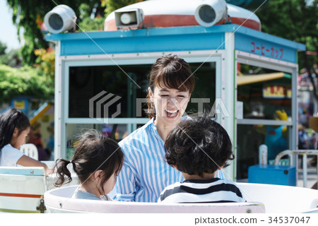 家庭遊樂園咖啡杯 家庭遊樂園咖啡杯 34537047