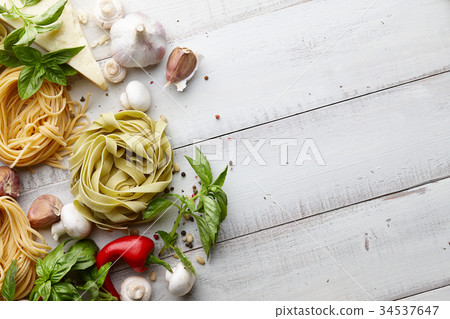 Raw homemade italian pasta cooking process 34537647
