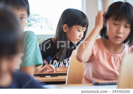 Elementary school student abacus classroom 34540260