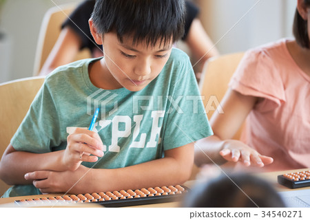 Elementary school student abacus classroom Elementary school student abacus classroom 34540271