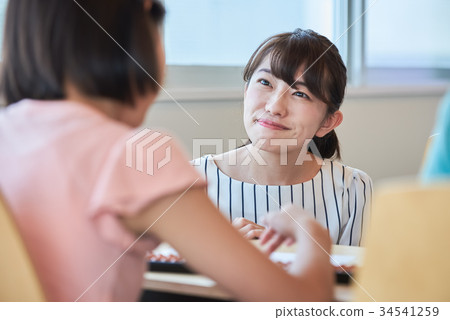 Elementary school student abacus classroom Elementary school student abacus classroom 34541259