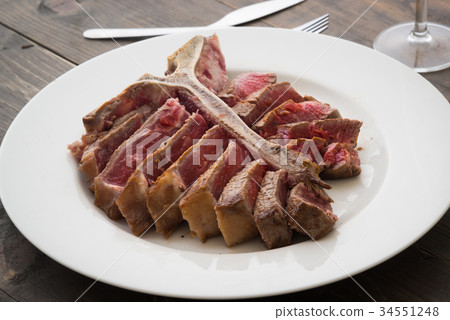 porterhouse steak 34551248