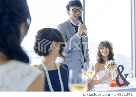 Casual Wedding-Groom Greeting-Reception-Next Meeting 34551341