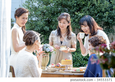 Madam-Tea Party 34553371