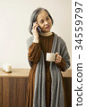 Women in their 60s calling 34559797