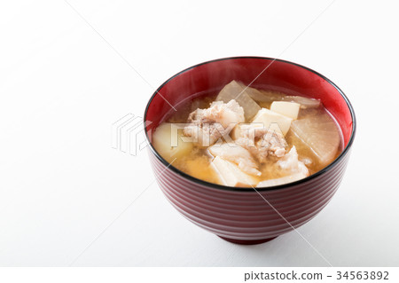 Miso soup with pork and vegetables  34563892