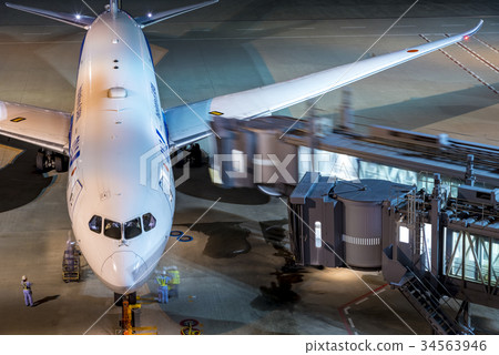Haneda airport at night 34563946