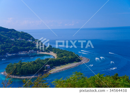 [Shizuoka Prefecture Nishi Izu] Fishing boats leaving Toda Port 34564438