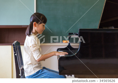 Piano 34565626