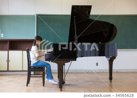 Piano 34565628