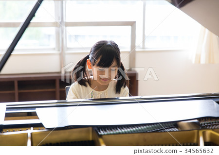 Piano 34565632