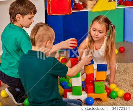 children building blocks