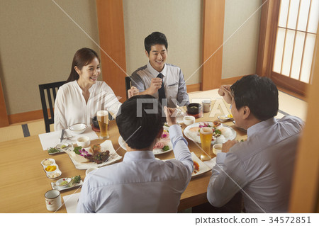 New employee, restaurant, business 34572851