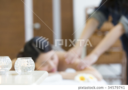 Women Este Beauty salon Esthetician image 34579741