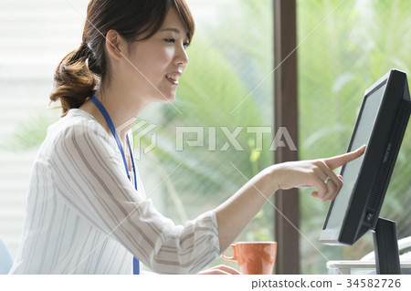 女性商務Deskwork 女性商務Deskwork 34582726