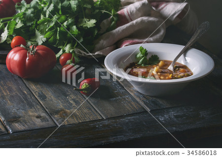 Carrot tomato pea soup Carrot tomato pea soup 34586018