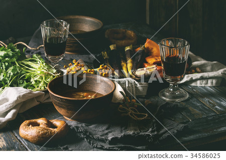 Table setting with soup bowls Table setting with soup bowls 34586025