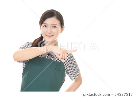 指示一位微笑的主婦 34587513